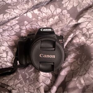 Canon rebel t7 camera dslr